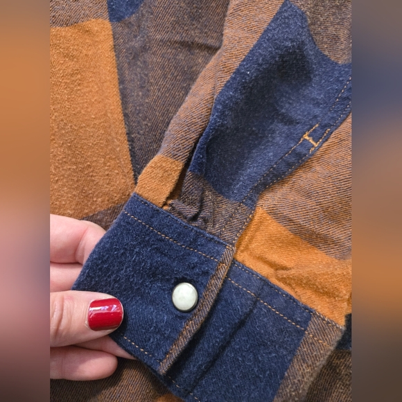 Eddie Bauer, Winter, Holiday, Plaid, Button up top. Size Med. Long Sleeved. - Picture 6 of 11